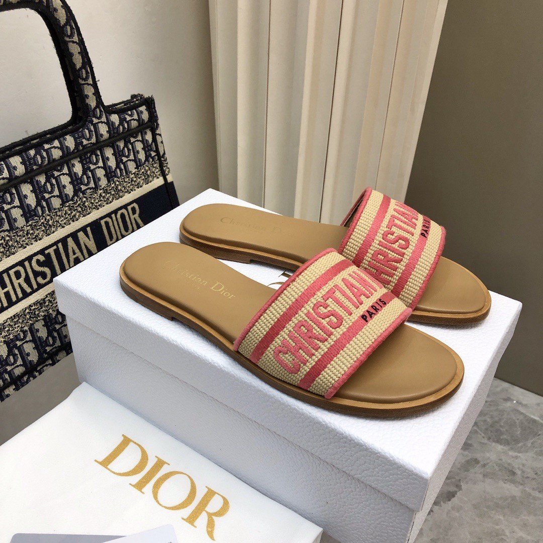 Dior Dioriviera Dway Slides in Raffia and Pink Embroidered Cotton