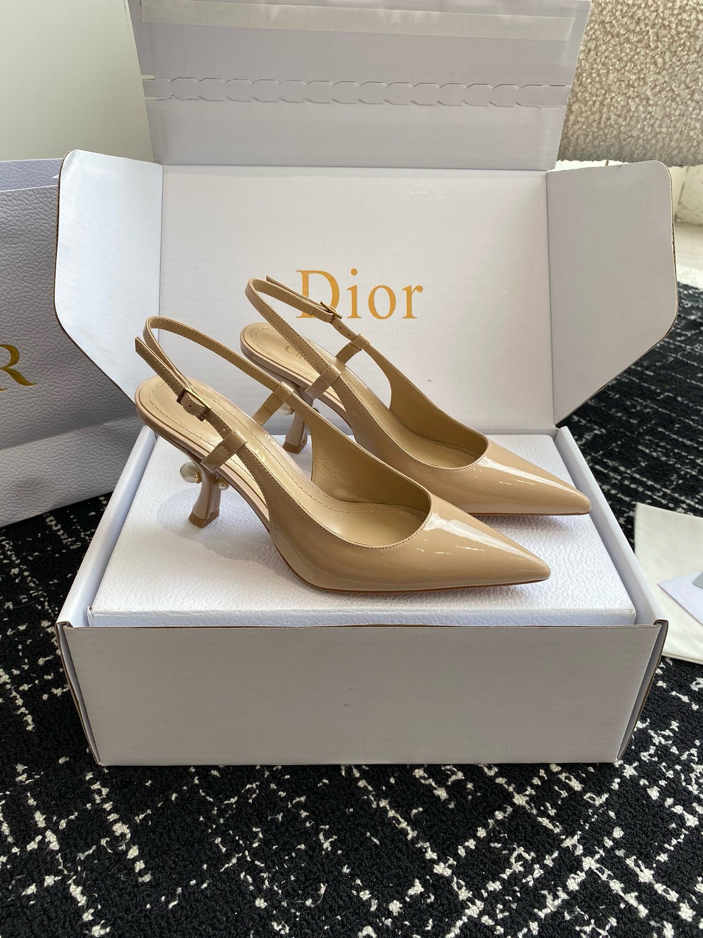 Dior Tribales Pumps Slingback 80mm in Nude Patent Calfskin