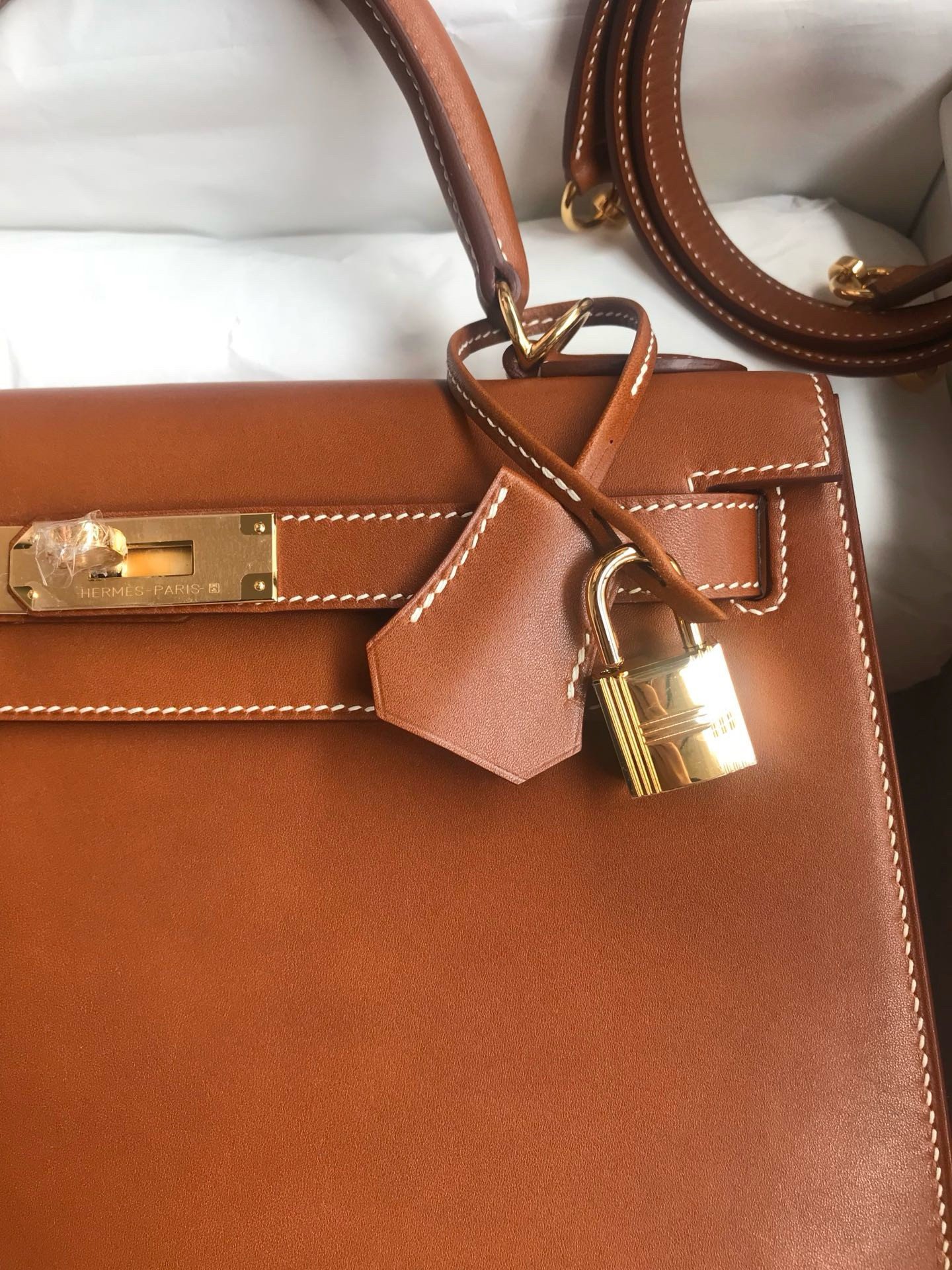 Hermes Kelly Sellier 28 Handmade Bag In Gold Barenia Calfskin