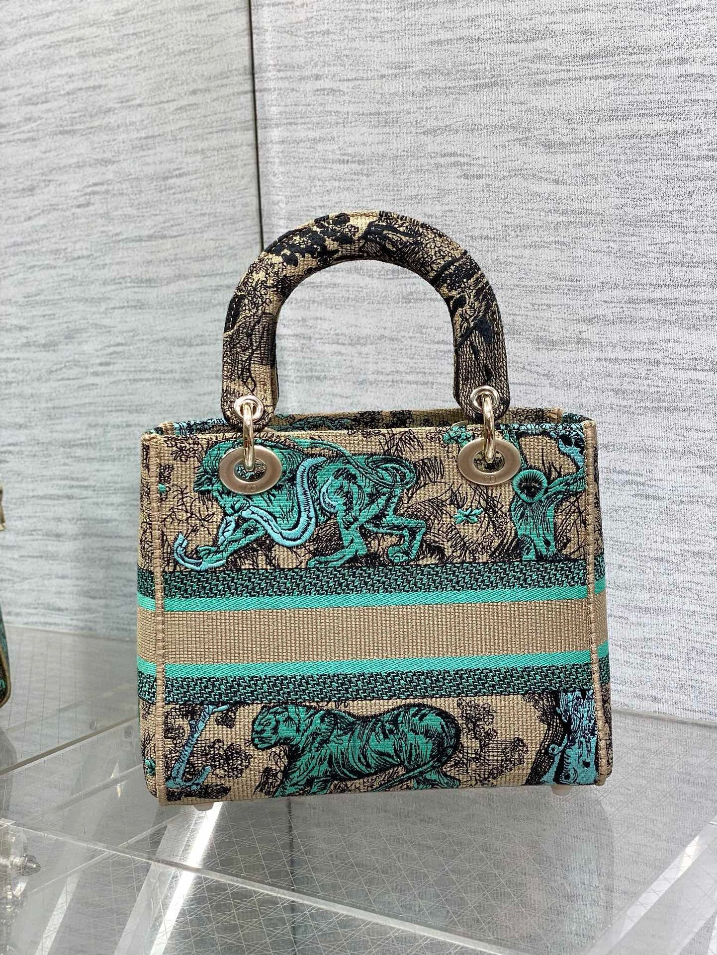 Dior Dioriviera Lady D-Lite Medium Bag in Raffia with Green Toile de Jouy Sauvage Embroidery