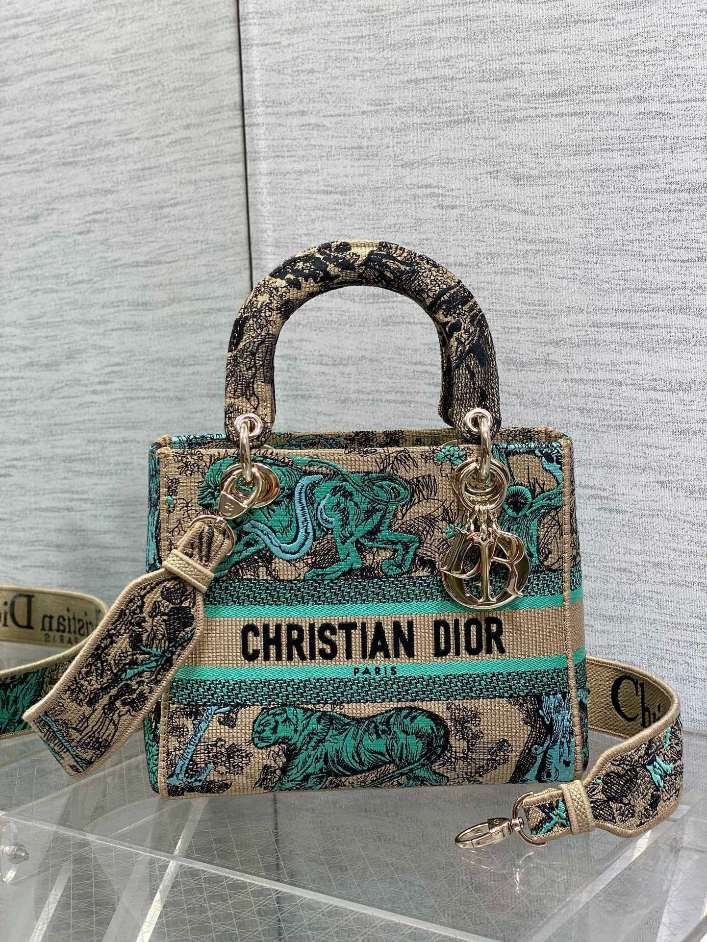 Dior Dioriviera Lady D-Lite Medium Bag in Raffia with Green Toile de Jouy Sauvage Embroidery