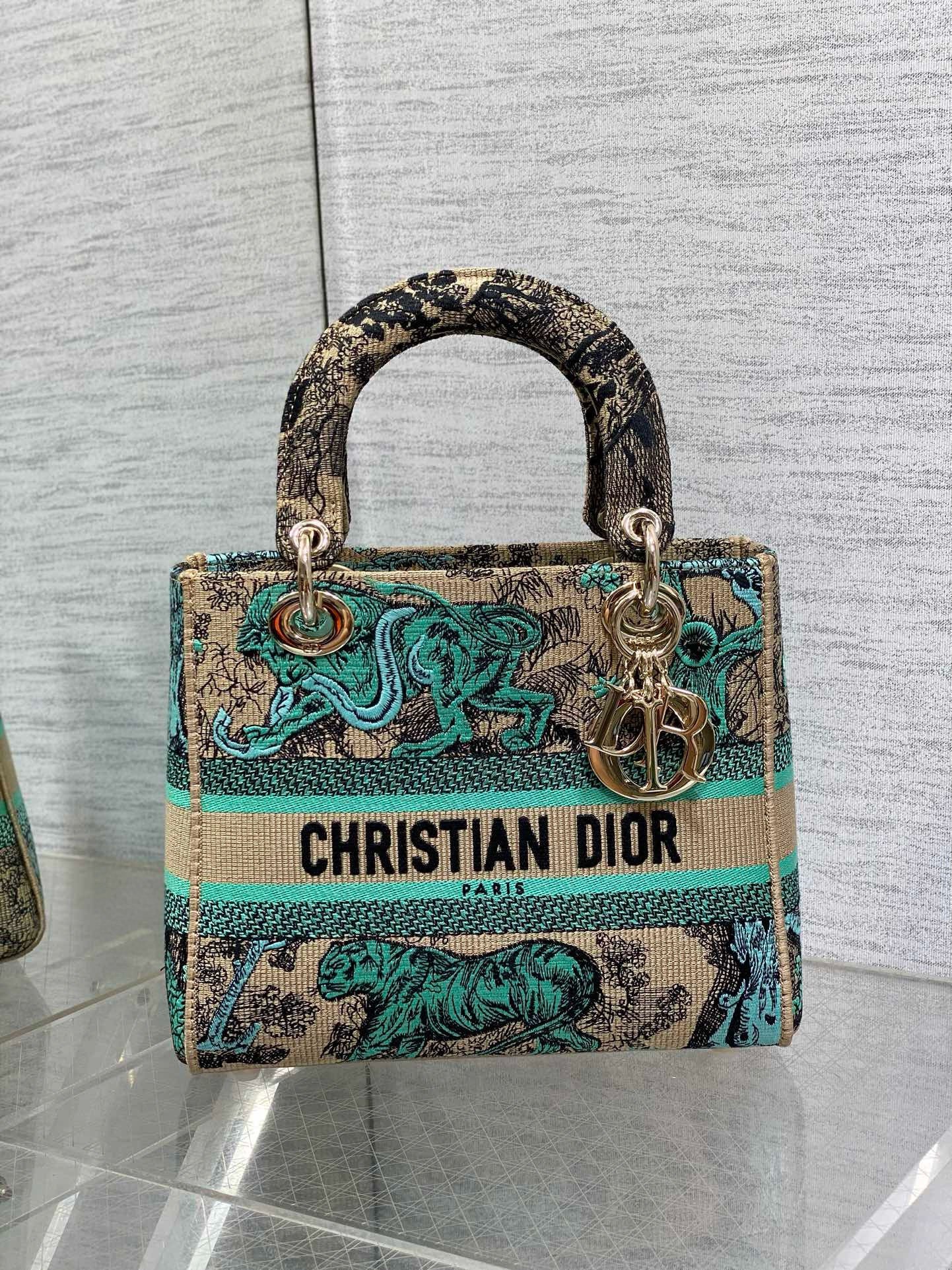 Dior Dioriviera Lady D-Lite Medium Bag in Raffia with Green Toile de Jouy Sauvage Embroidery