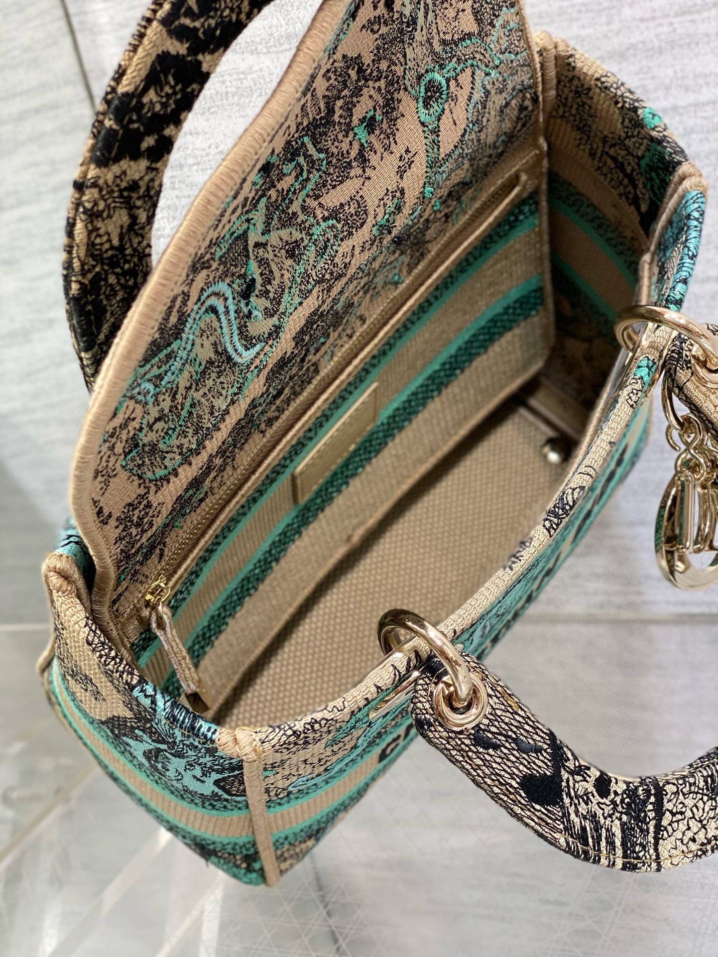 Dior Dioriviera Lady D-Lite Medium Bag in Raffia with Green Toile de Jouy Sauvage Embroidery