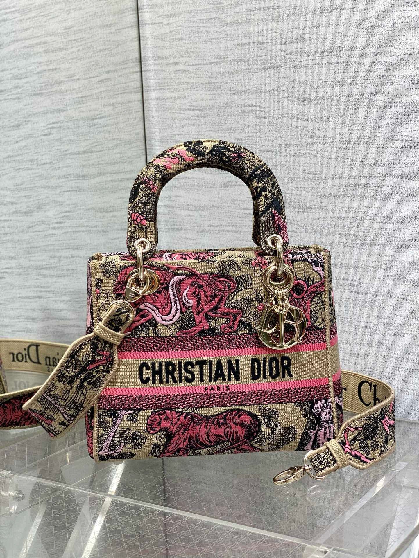 Dior Dioriviera Lady D-Lite Medium Bag in Raffia with Pink Toile de Jouy Sauvage Embroidery