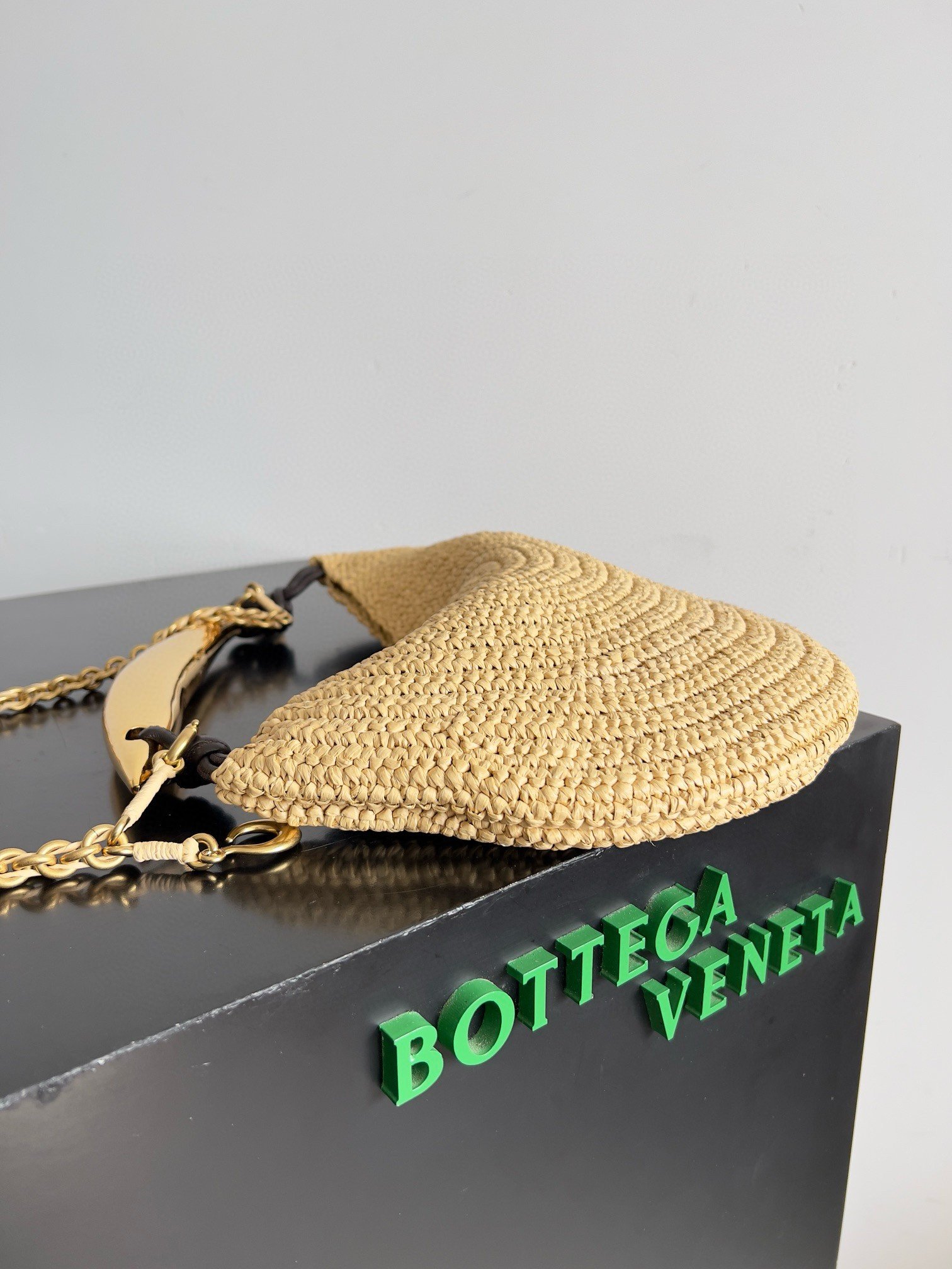 Bottega Veneta Sardine Small Bag with Chain in Natural Raffia