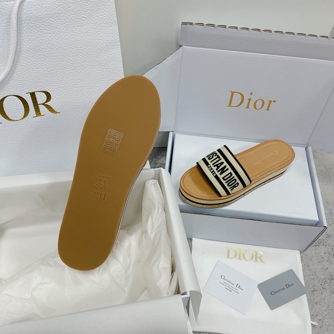 Dior Dioriviera Dway Platform Slides in Raffia and Black Embroidered Cotton