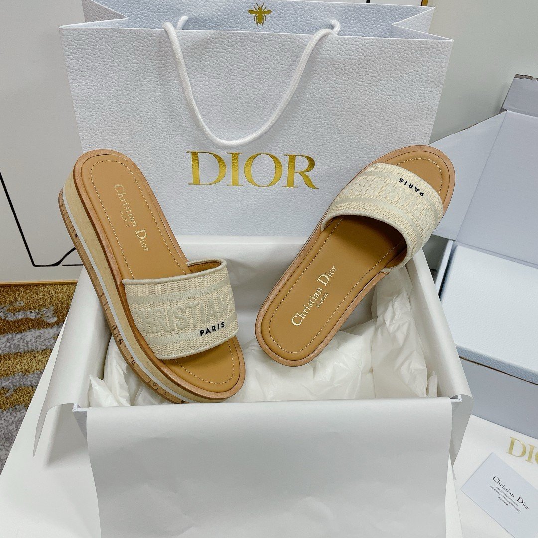 Dior Dioriviera Dway Platform Slides in Raffia and White Embroidered Cotton