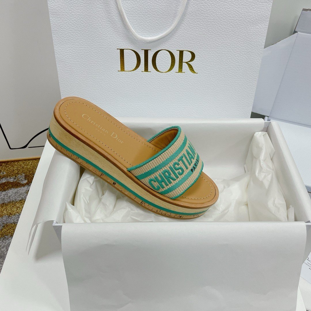 Dior Dioriviera Dway Platform Slides in Raffia and Aquamarina Embroidered Cotton