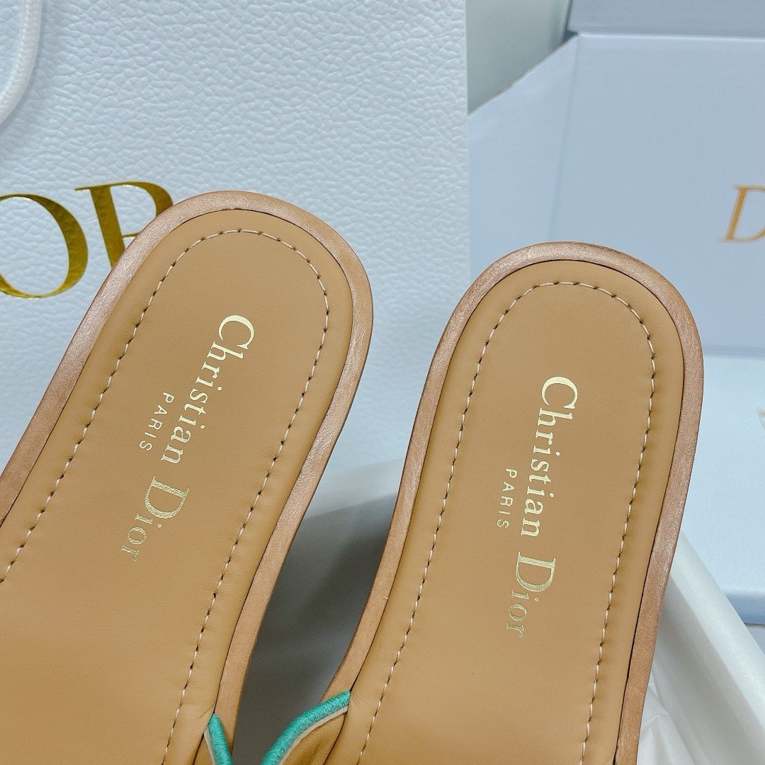 Dior Dioriviera Dway Platform Slides in Raffia and Aquamarina Embroidered Cotton