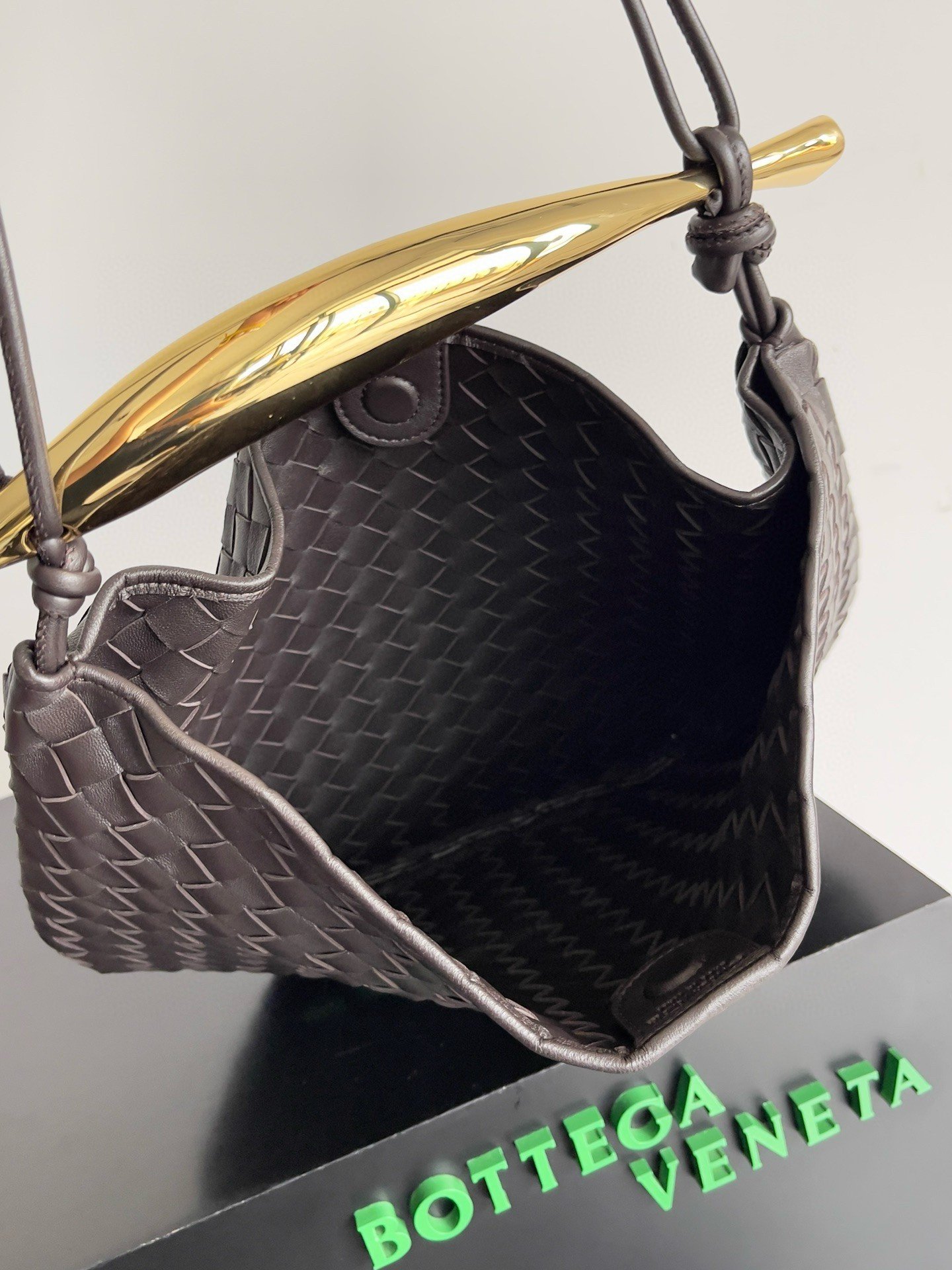 Bottega Veneta Sardine Medium Bag in Fondant Intrecciato Lambskin