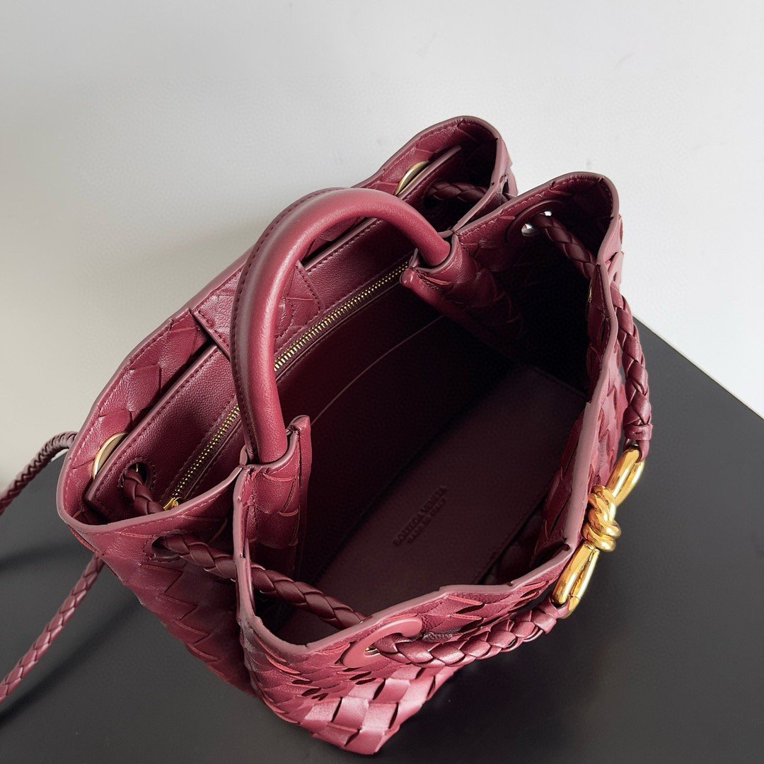 Bottega Veneta Andiamo Small Bag in Barolo Intrecciato Lambskin