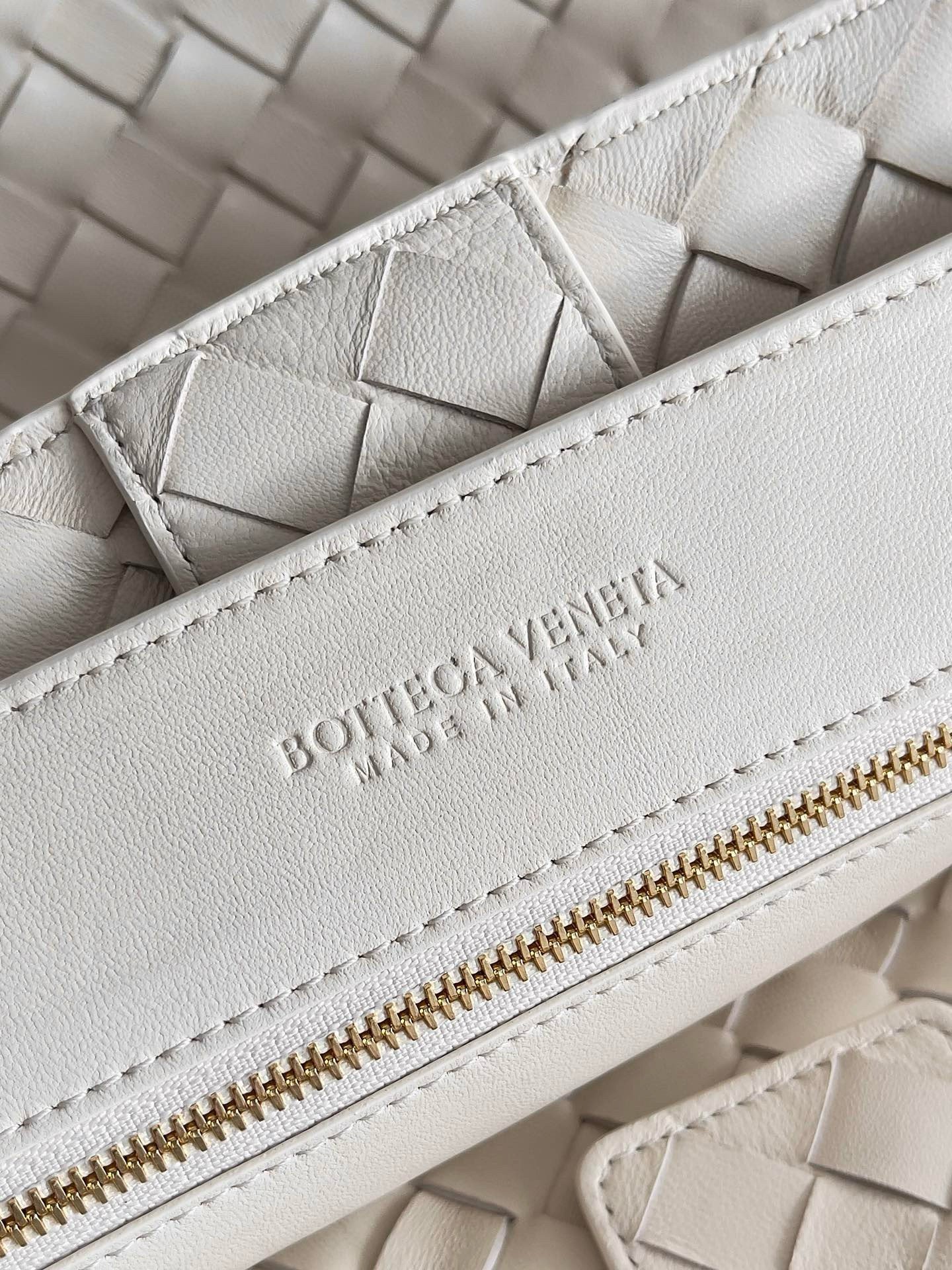 Bottega Veneta Andiamo Large Bag in White Intrecciato Lambskin