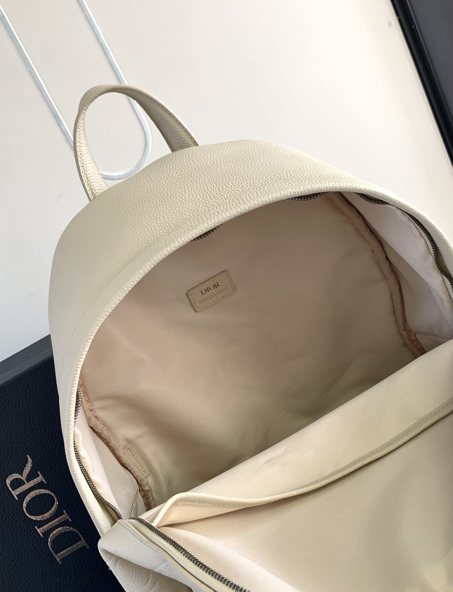 Dior Rider 2.0 Zipped Backpack in Beige Gravity Leather