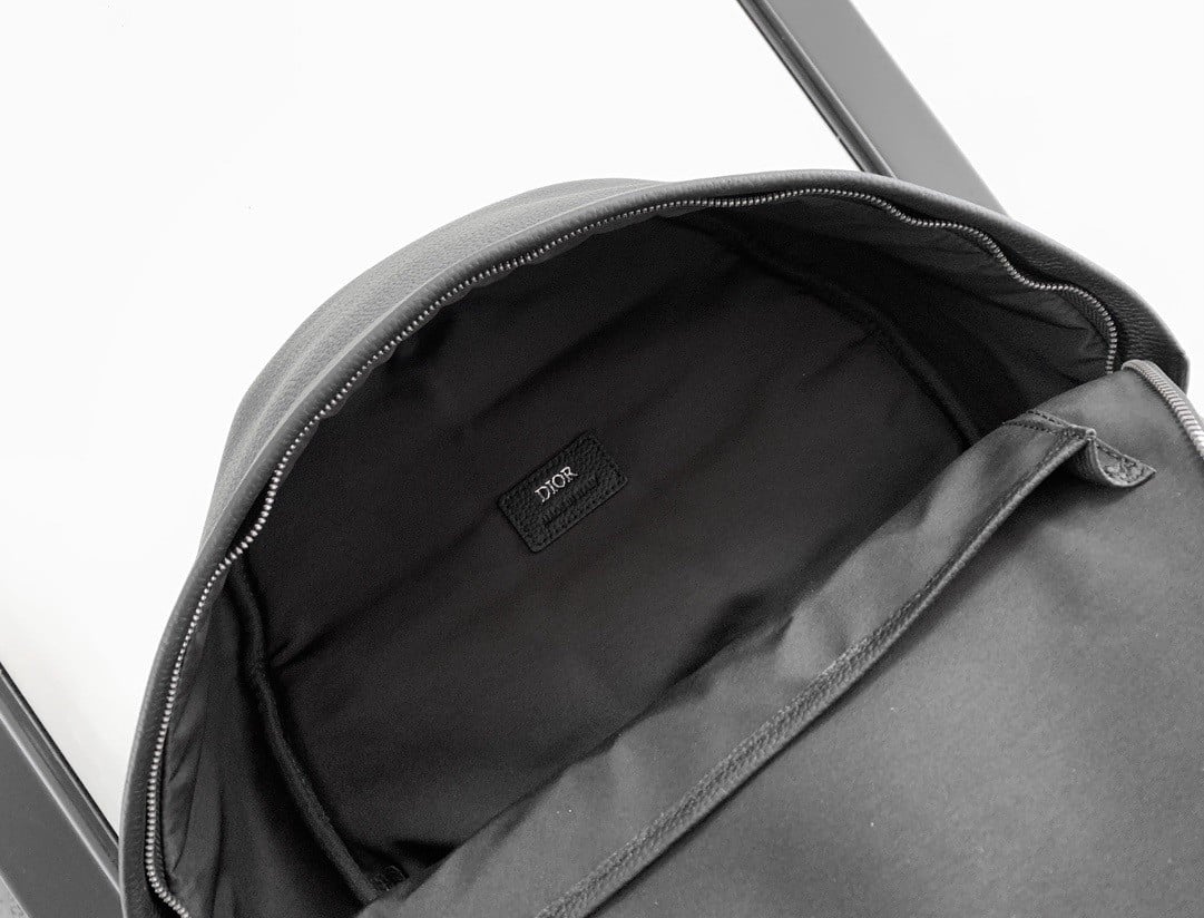 Dior Rider 2.0 Zipped Backpack in Black Gravity Leather