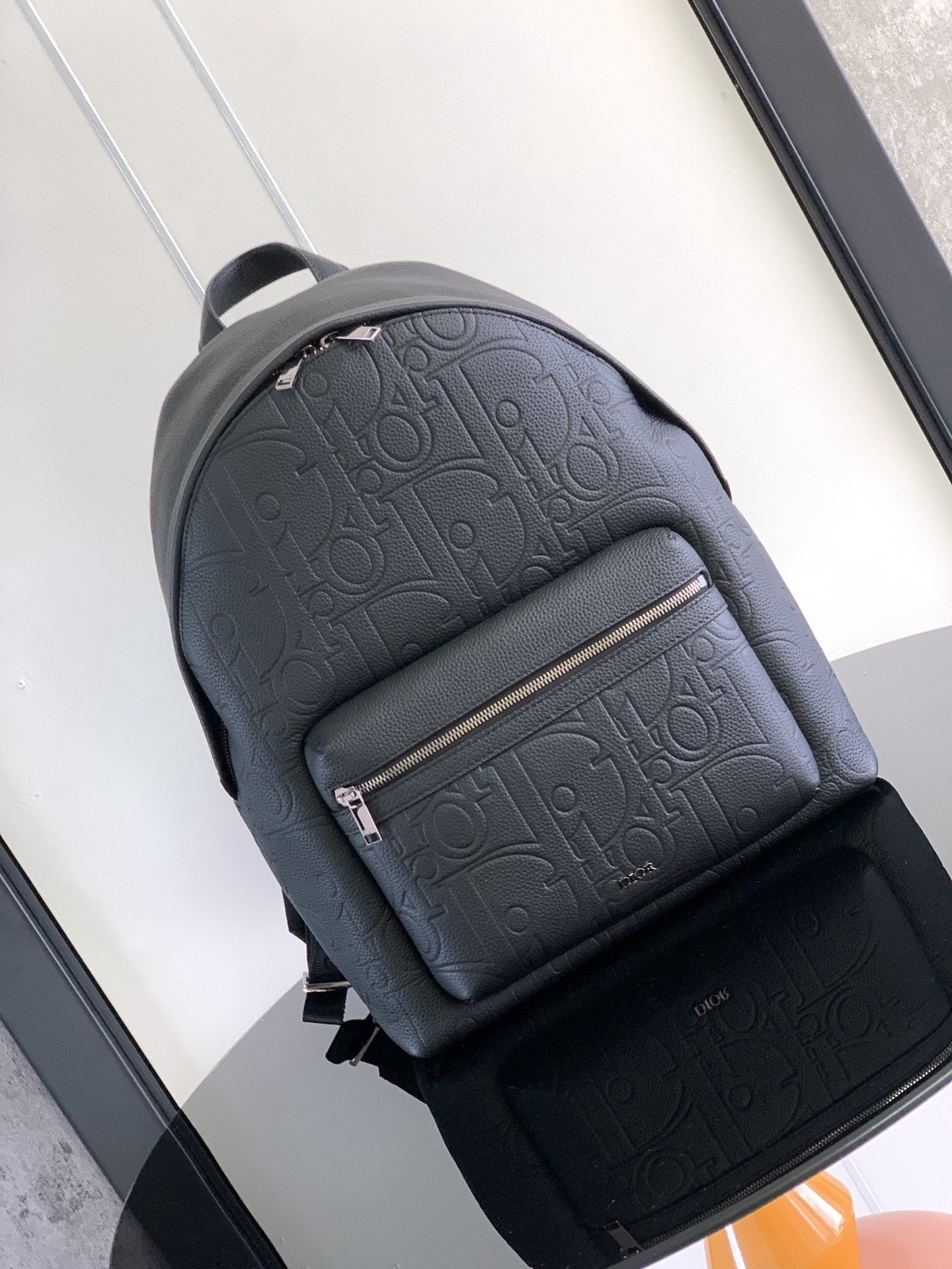 Dior Rider 2.0 Zipped Backpack in Black Gravity Leather