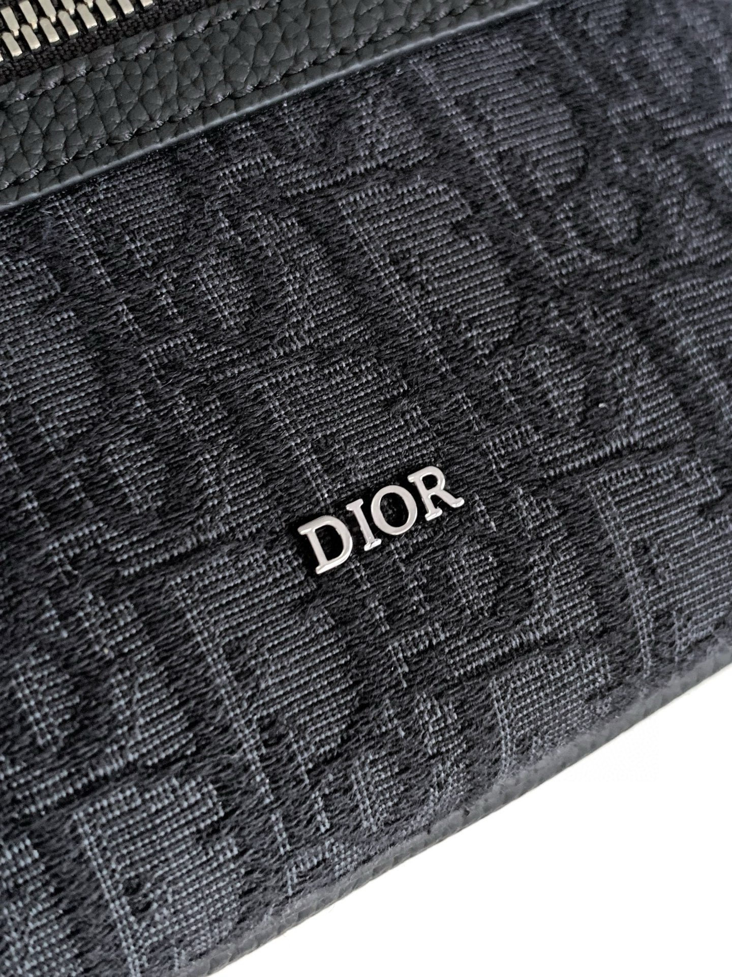 Dior Mini Rider 2.0 Zipped Messenger Bag in Black Oblique with Black Leather