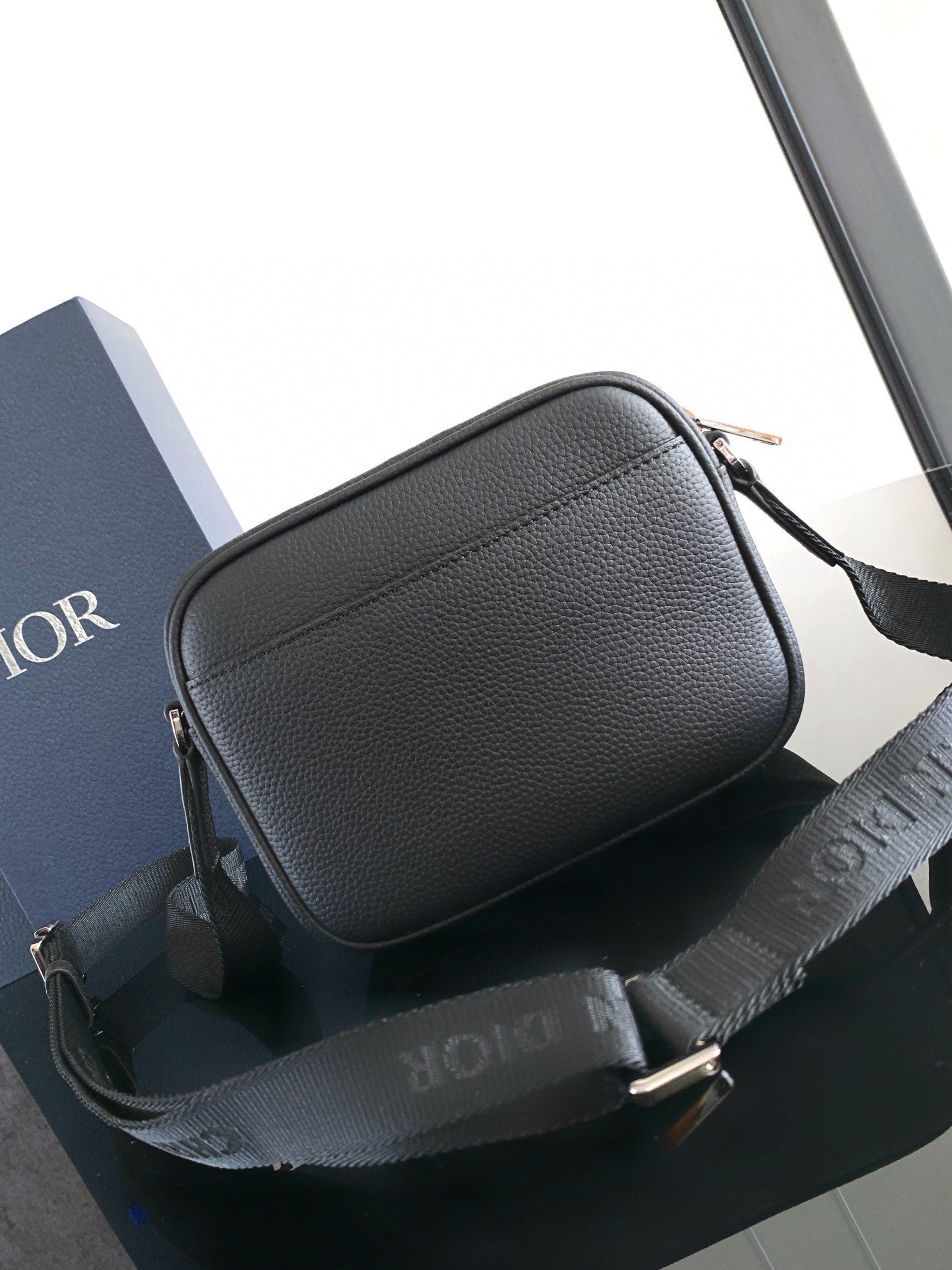 Dior Mini Rider 2.0 Zipped Messenger Bag in Black Oblique with Black Leather