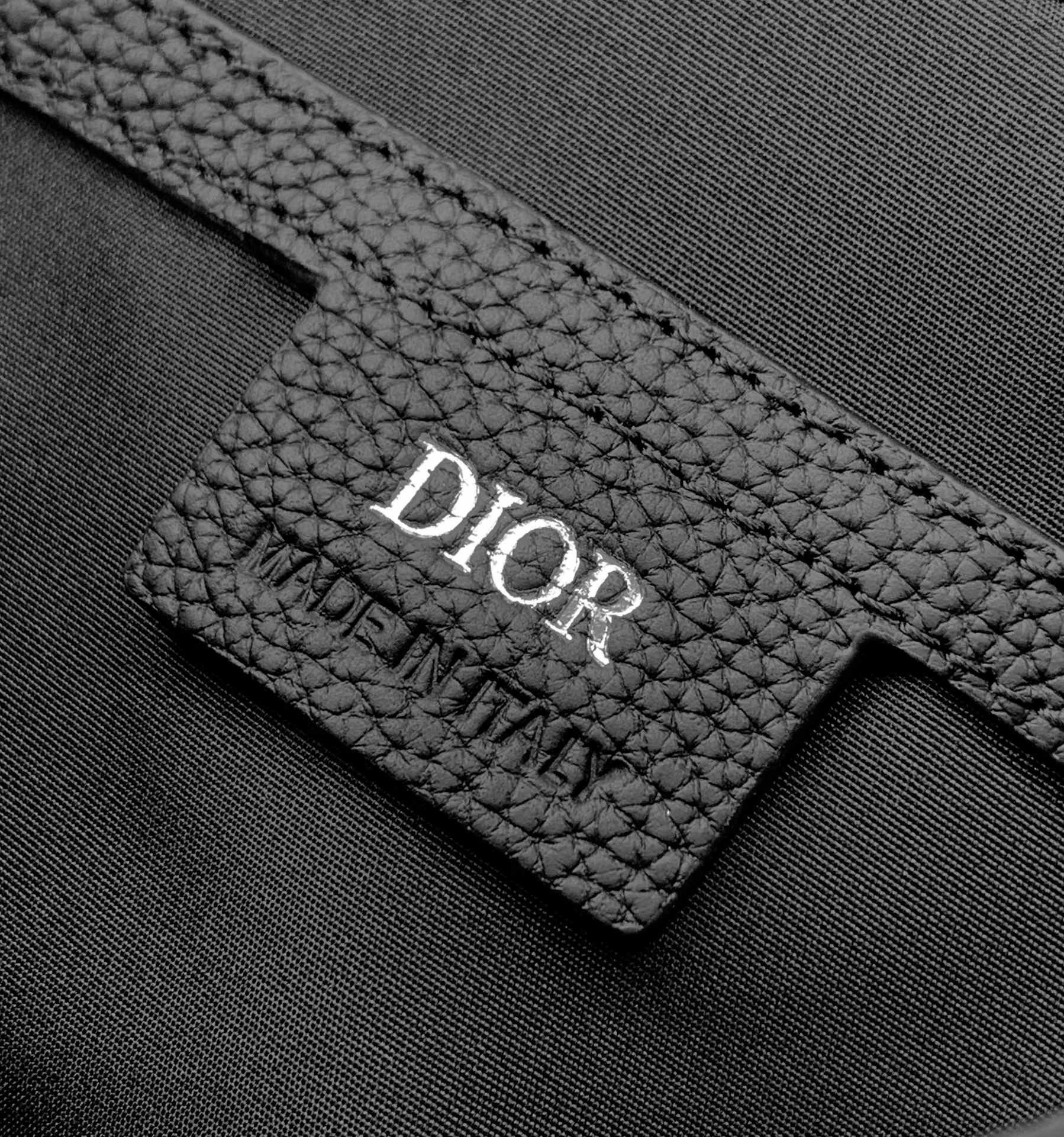 Dior Rider 2.0 Zipped Messenger Bag in Black Gravity Leather