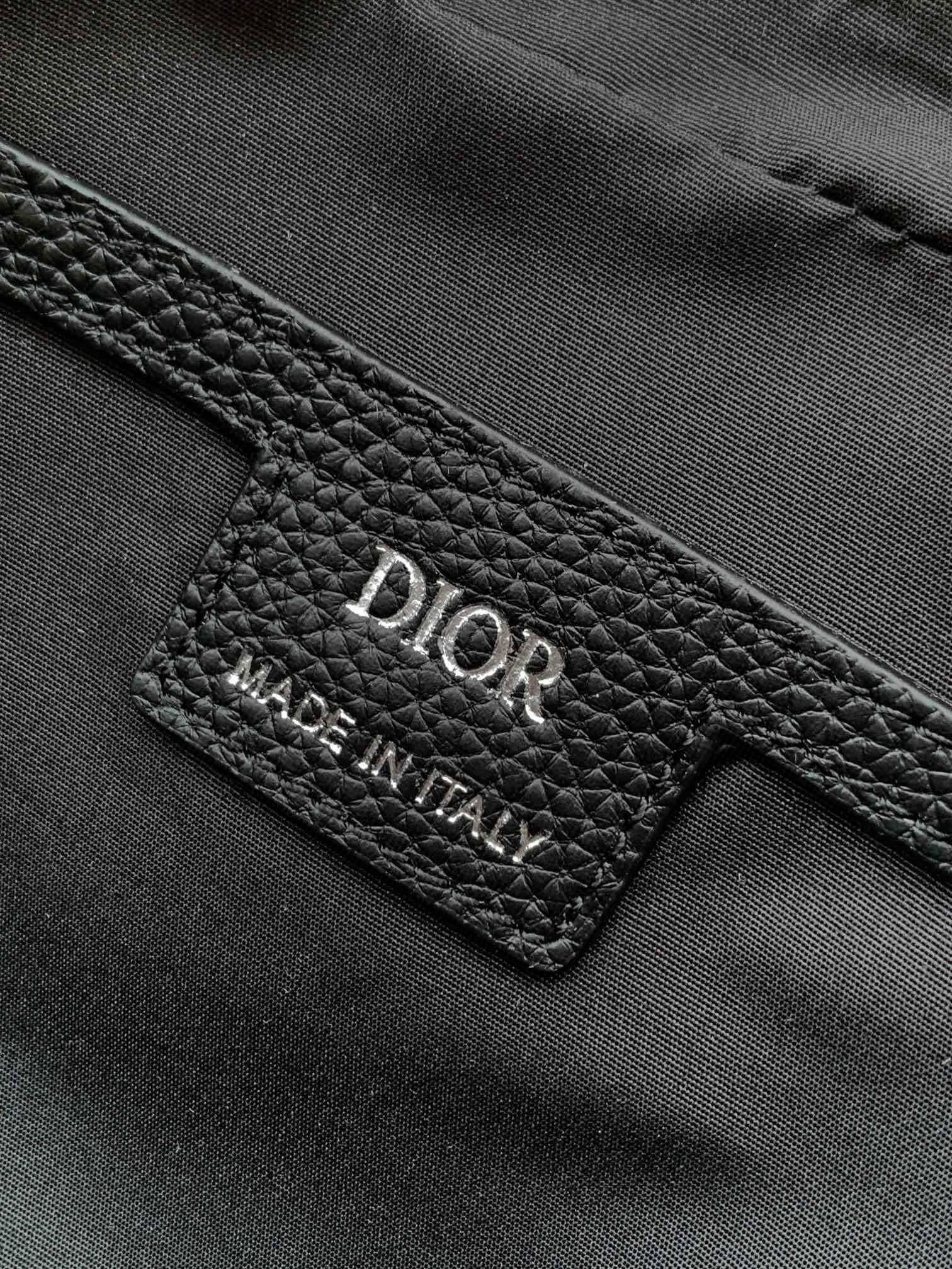 Dior Rider 2.0 Zipped Messenger Bag in Beige Oblique with Black Leather