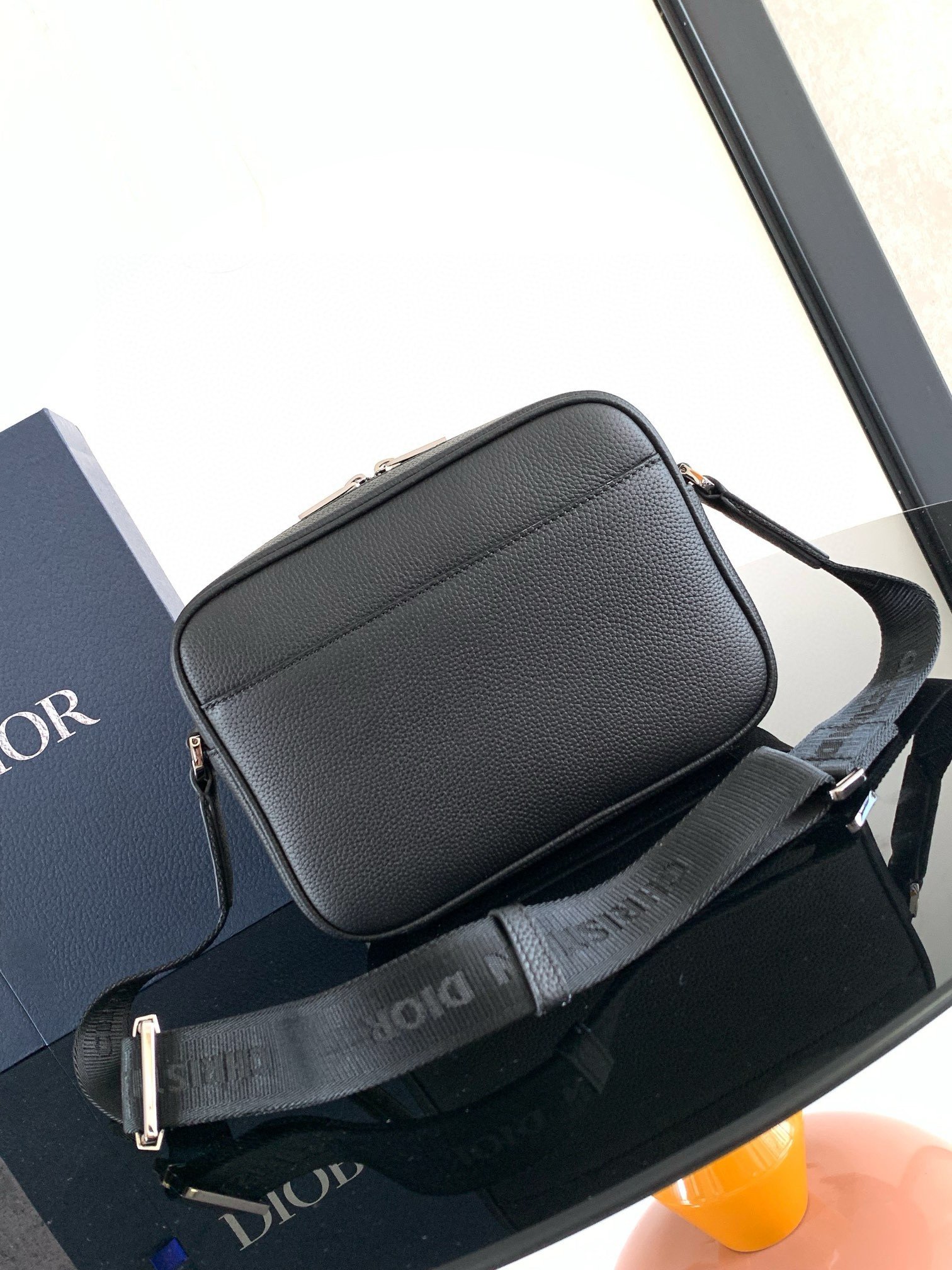 Dior Rider 2.0 Zipped Messenger Bag in Black Oblique with Black Leather