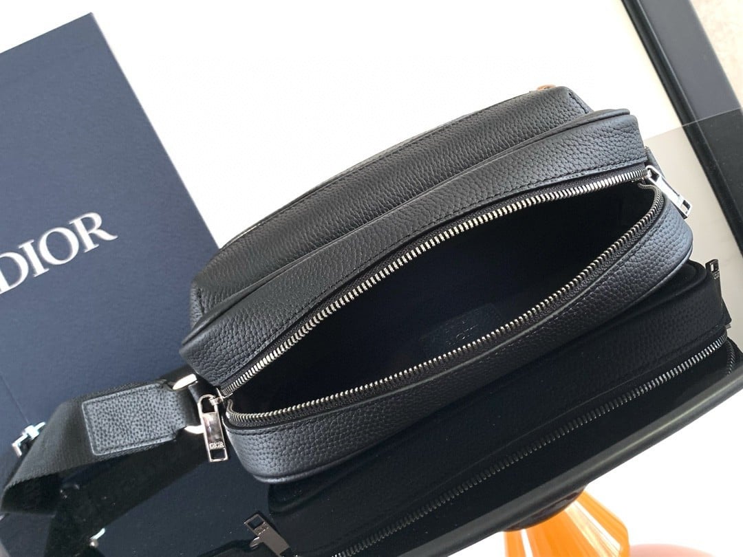 Dior Rider 2.0 Zipped Messenger Bag in Black Oblique with Black Leather