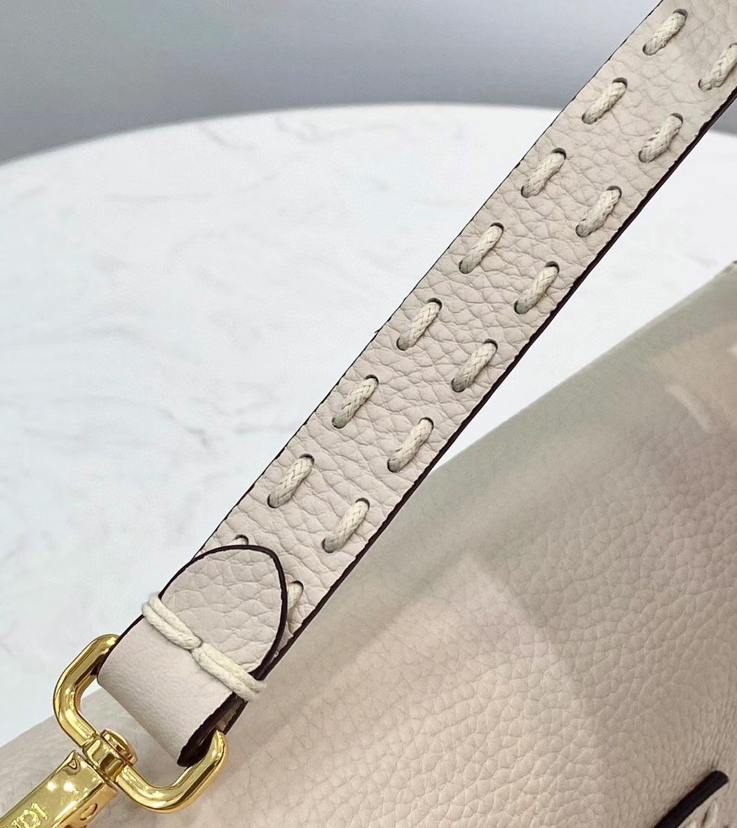 Fendi Medium Baguette Bag In White Grained Leather