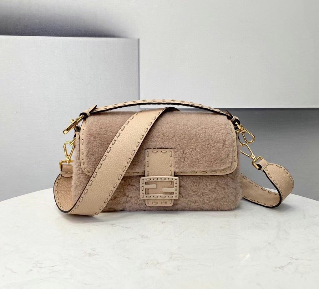 Fendi Medium Baguette Bag In Beige Shearling