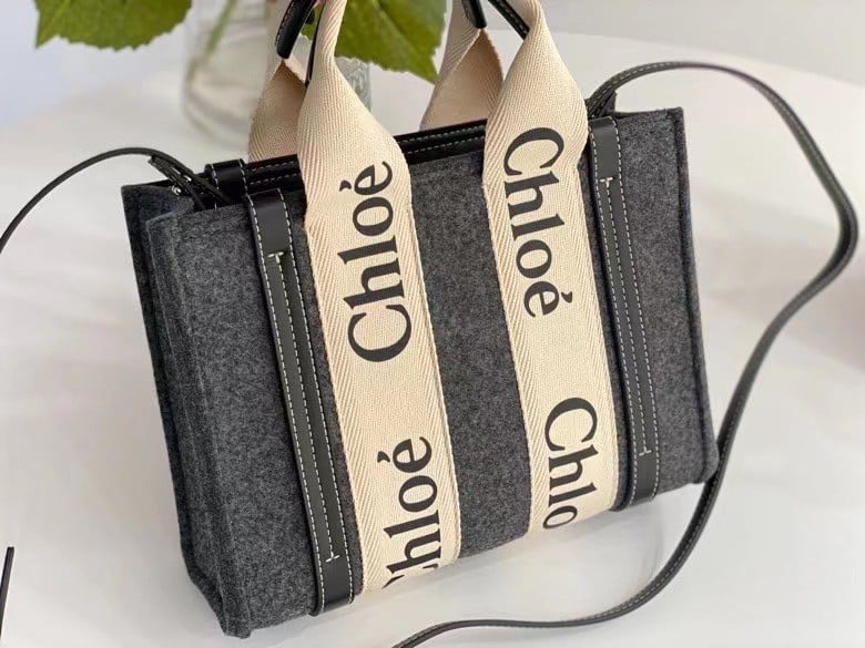 Chloe Small Woody Tote Bag In Grey Felt