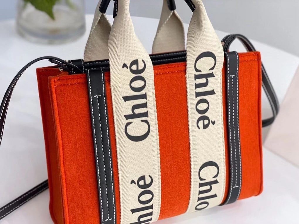 Chloe Small Woody Tote Bag In Orange Felt