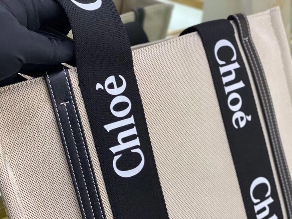 Chloe Medium Woody Tote Bag in Canvas with Black Leather Strips