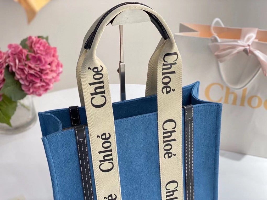 Chloe Medium Woody Tote Bag in Deadstock Denim