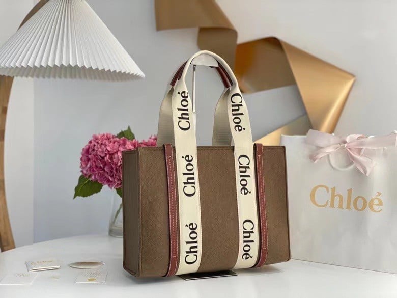 Chloe Medium Woody Tote Bag In Brown Felt