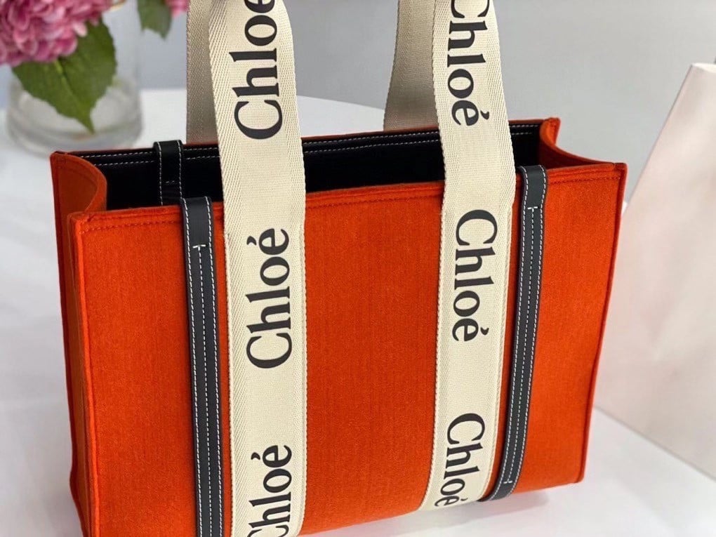 Chloe Medium Woody Tote Bag In Orange Felt