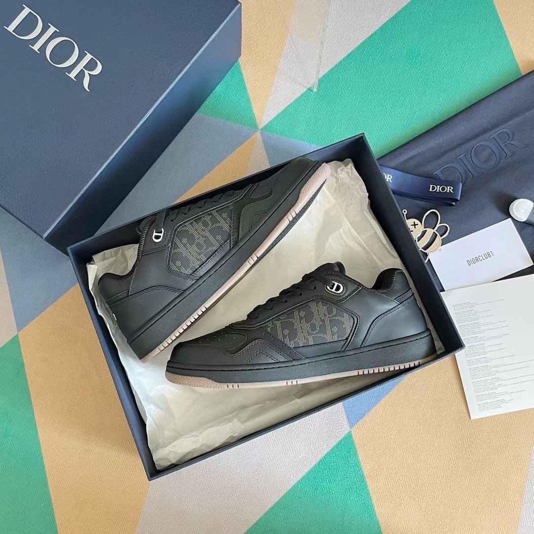 Dior Men's B27 World Tour Sneakers In Black Leather