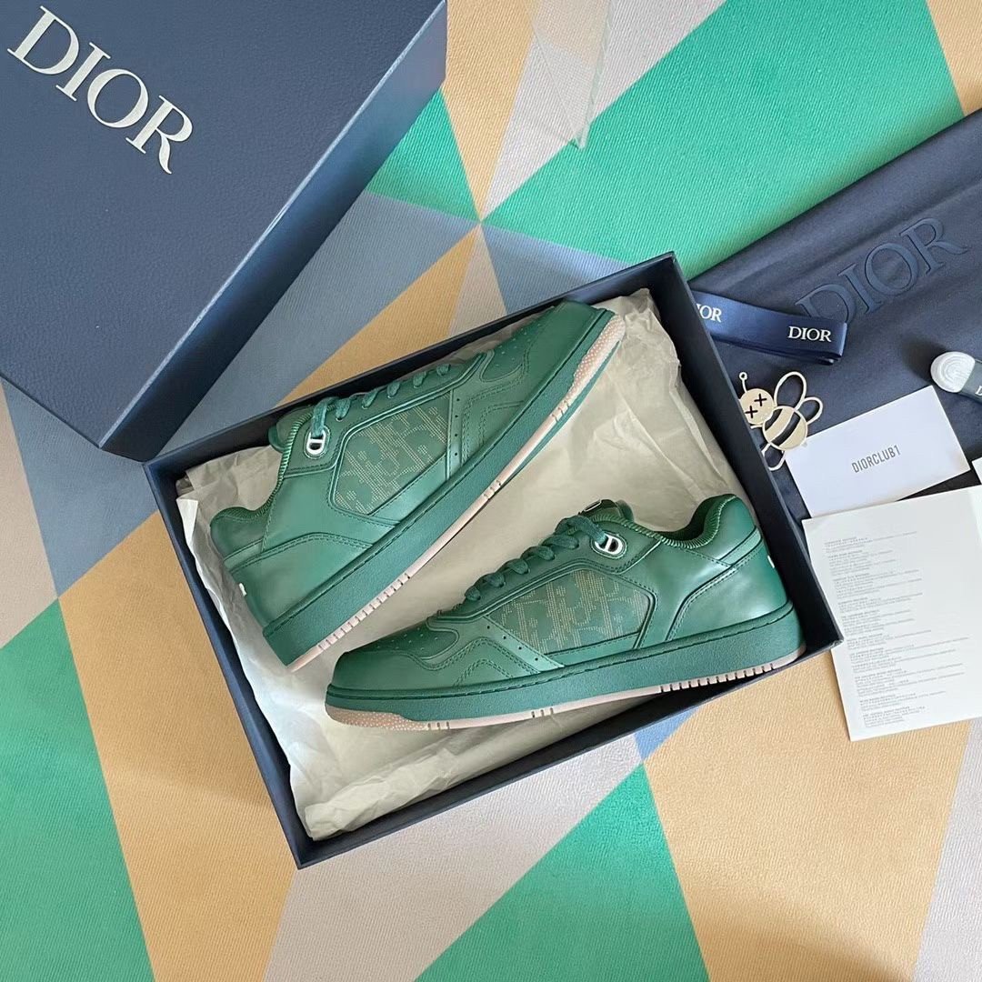 Dior Men's B27 World Tour Sneakers In Green Leather