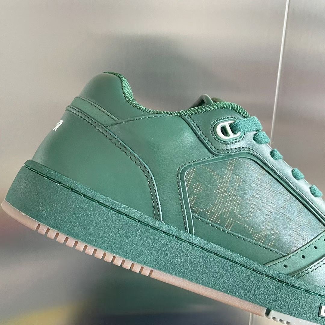 Dior Men's B27 World Tour Sneakers In Green Leather