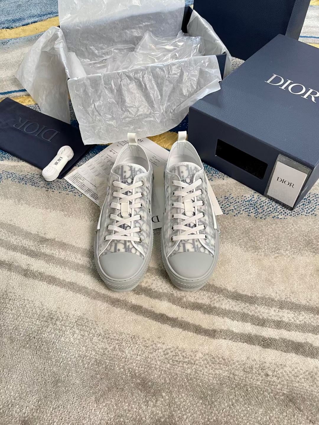 Dior Men's B23 Low-top Sneakers In White and Blue Oblique Canvas