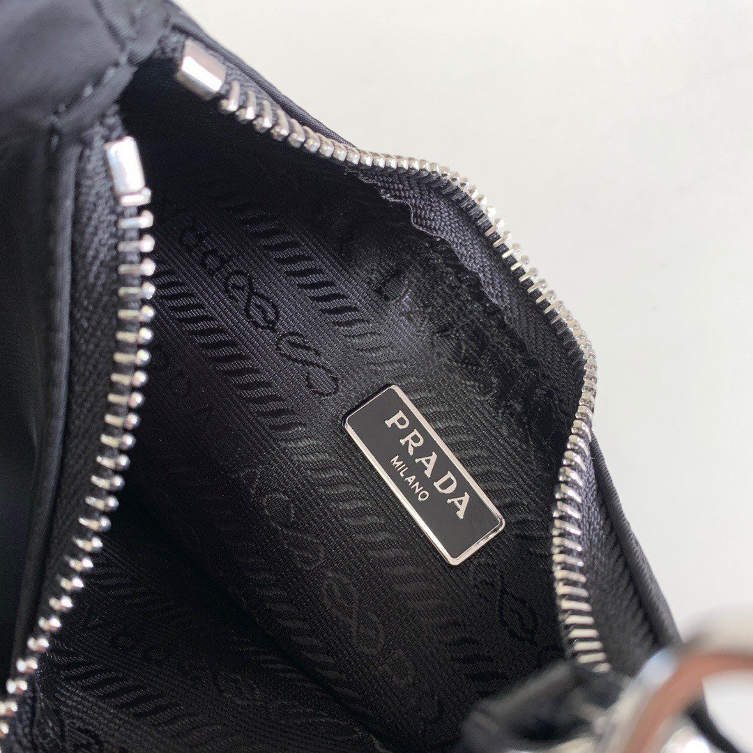 Prada Re-Edition 2005 Shoulder Bag In Black Re-Nylon