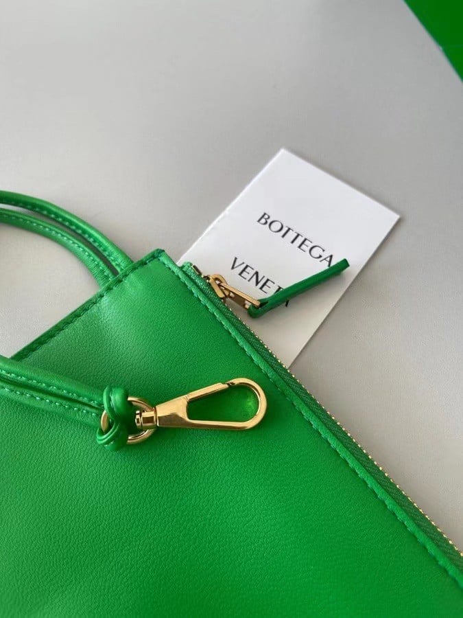 Bottega Veneta Arco Small Tote In Green Intrecciato Lambskin