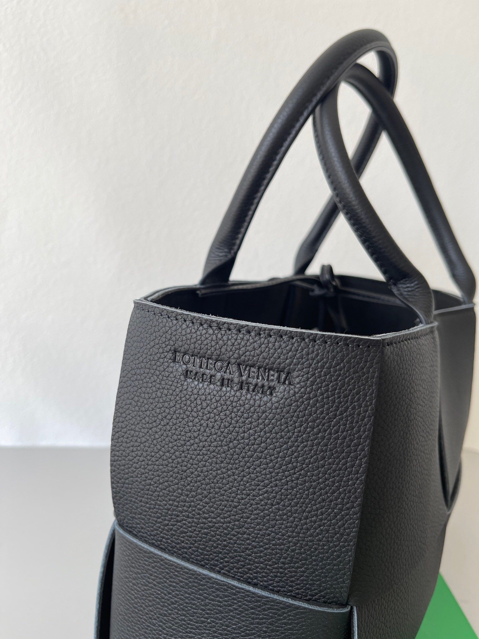 Bottega Veneta Arco Small Tote In Black Grained Calfskin