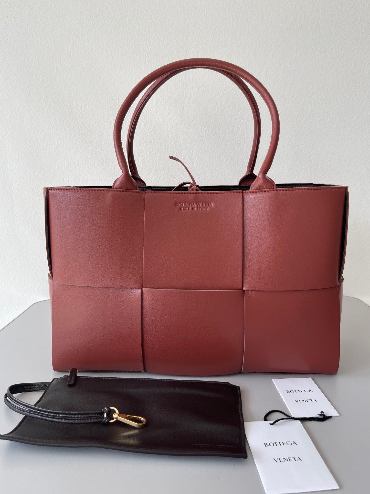 Bottega Veneta Arco Medium Tote In Maple Intrecciato Lambskin