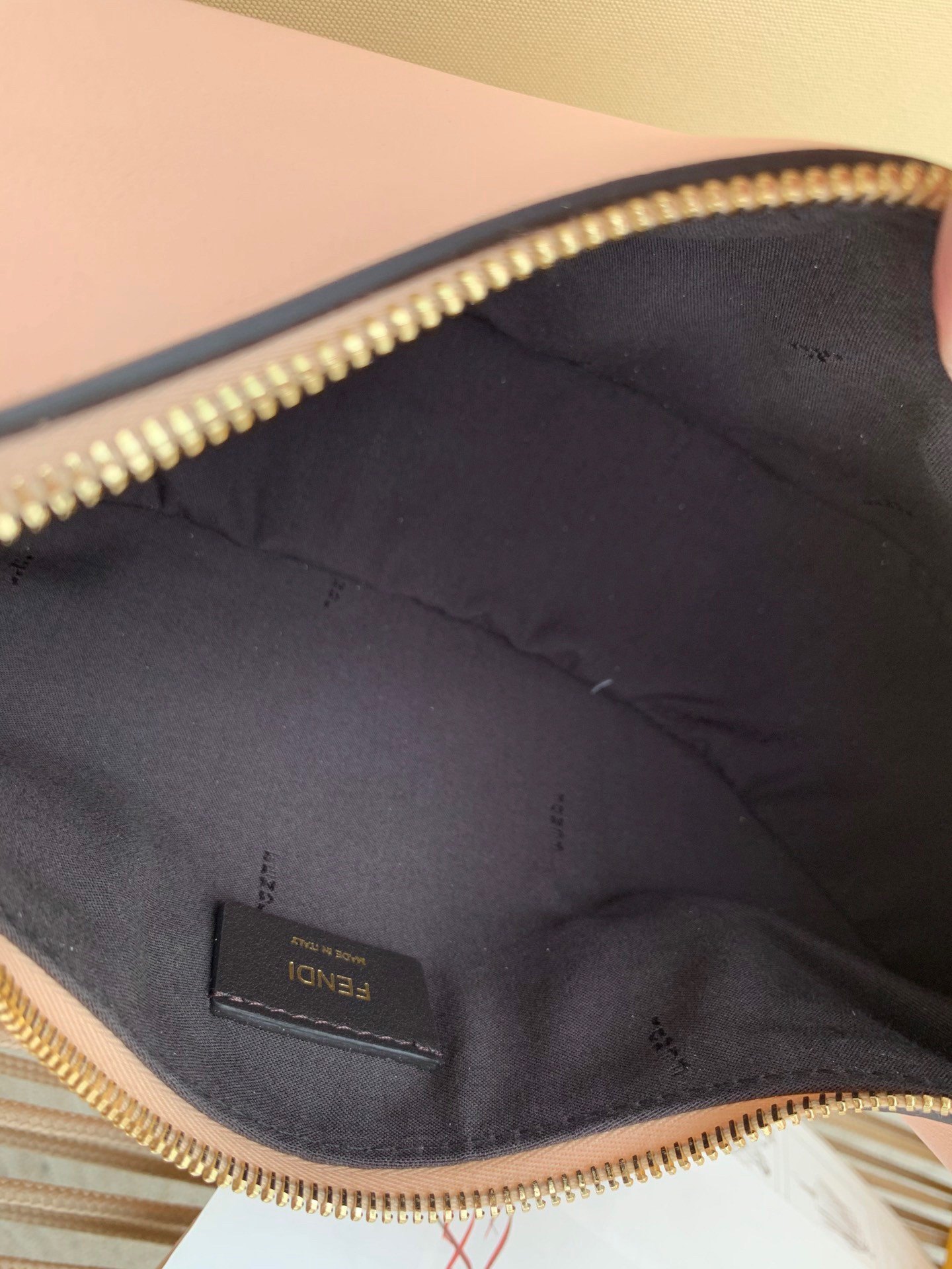 Fendi Fendigraphy Small Hobo Bag In Pink Leather