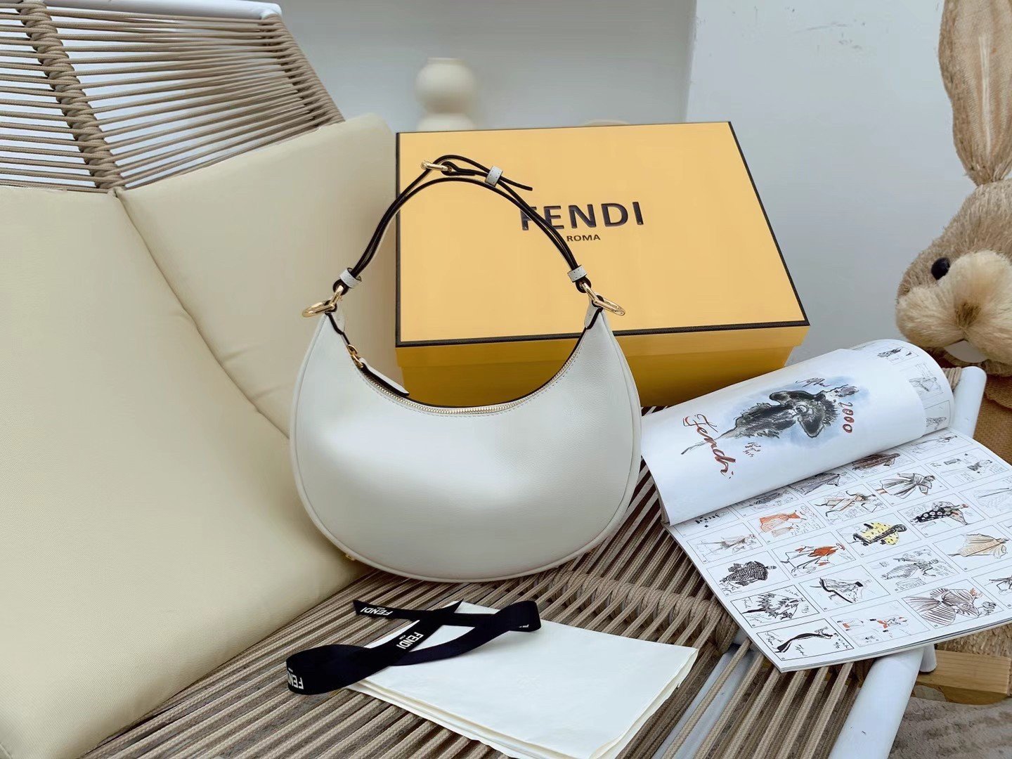 Fendi Fendigraphy Small Hobo Bag In White Leather