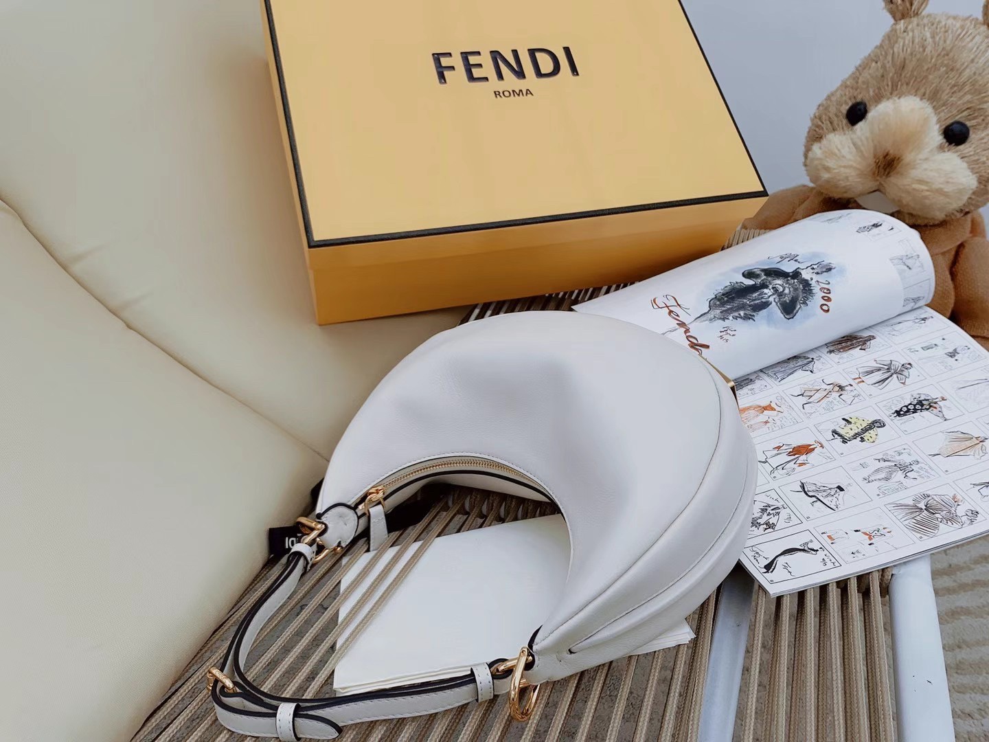 Fendi Fendigraphy Small Hobo Bag In White Leather