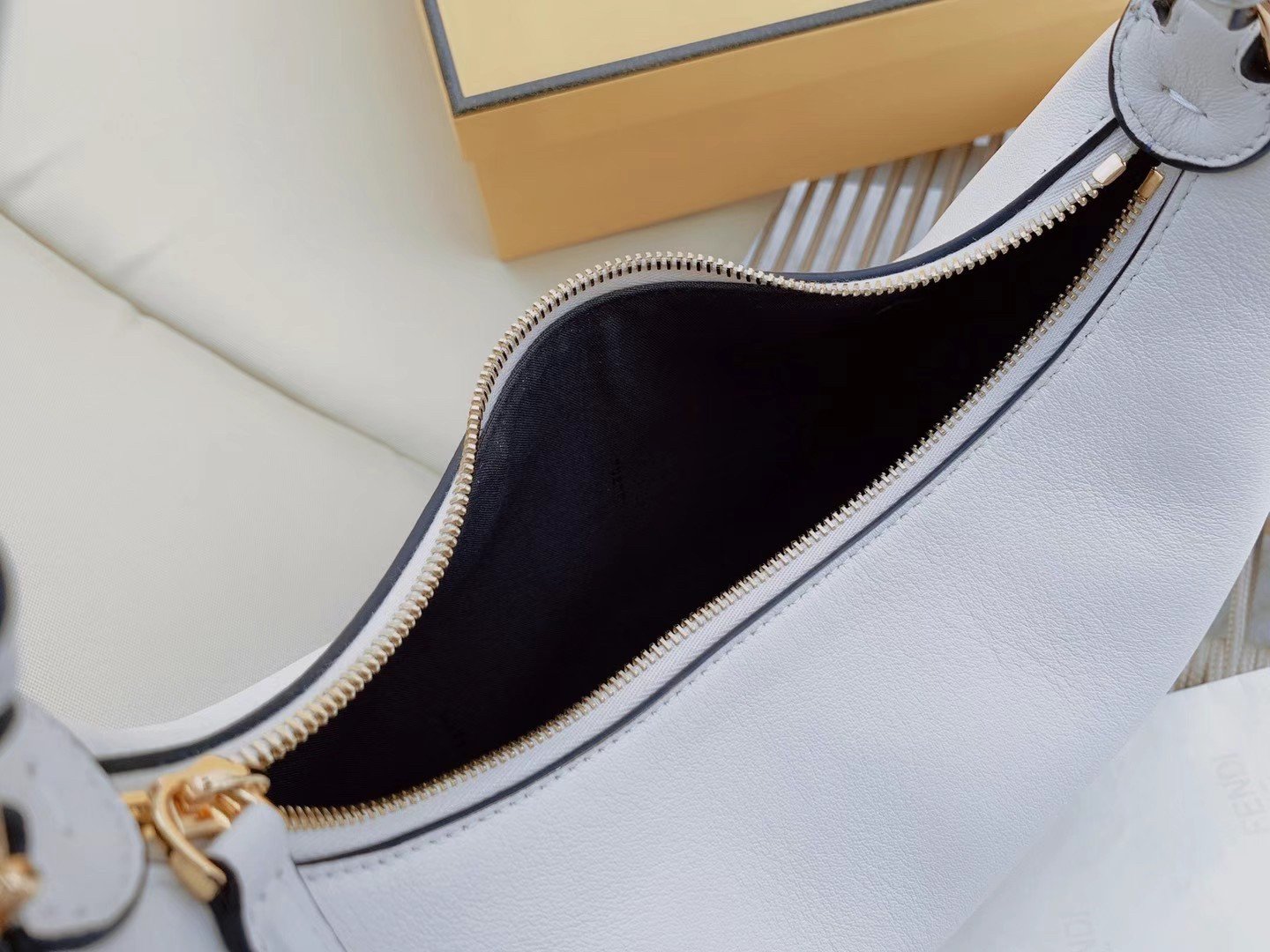 Fendi Fendigraphy Small Hobo Bag In White Leather