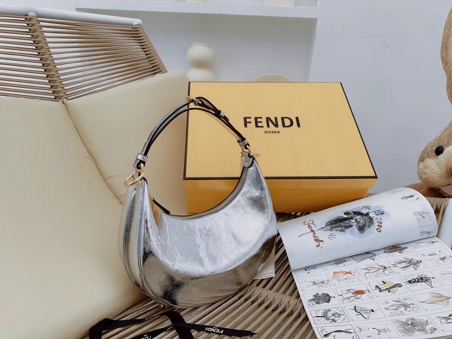 Fendi Fendigraphy Small Hobo Bag In Silver Metallic Leather