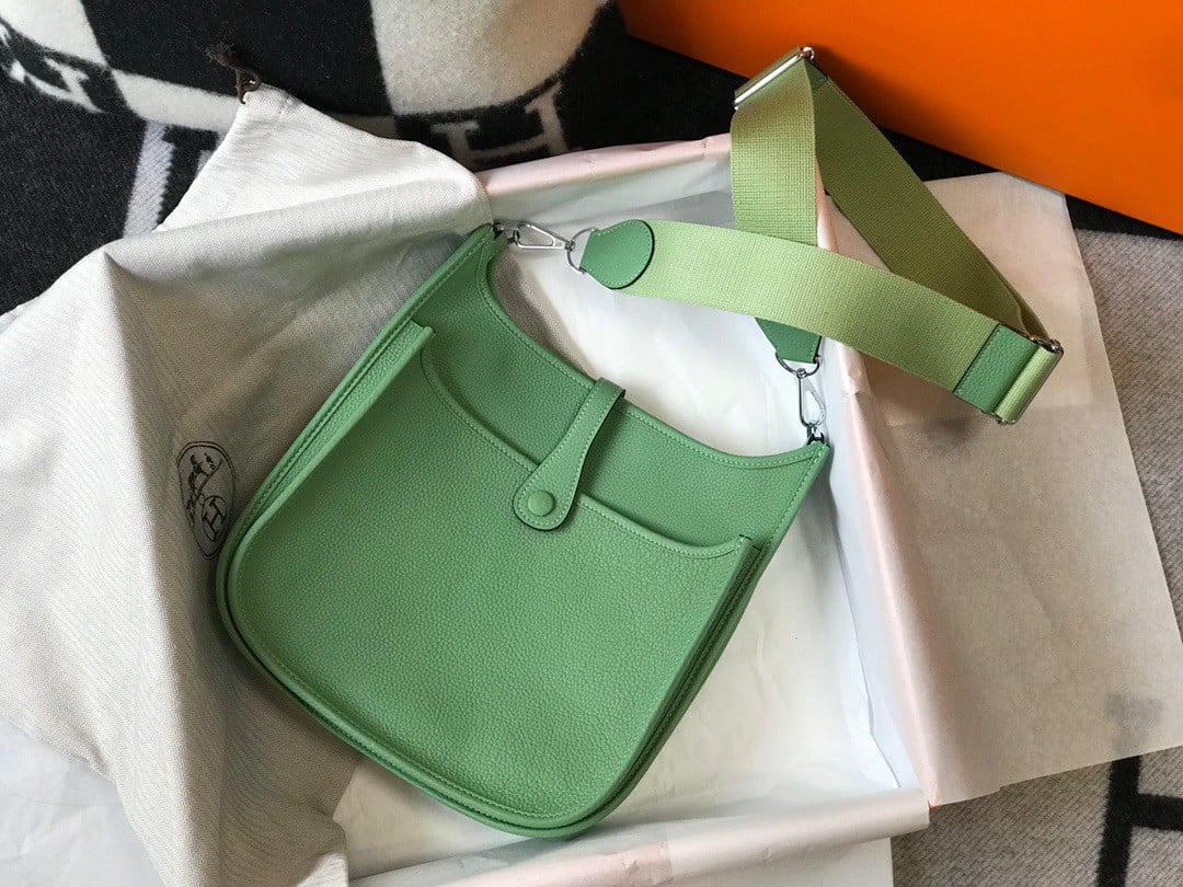 Hermes Evelyne III 29 Bag In Vert Criquet Clemence Leather