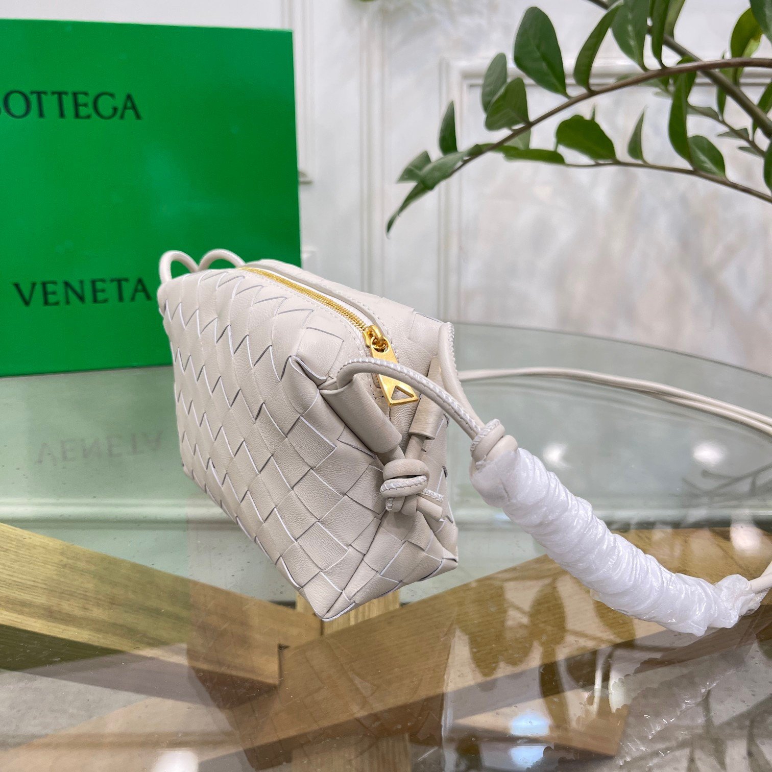 Bottega Veneta Loop Mini Bag In White Intrecciato Lambskin