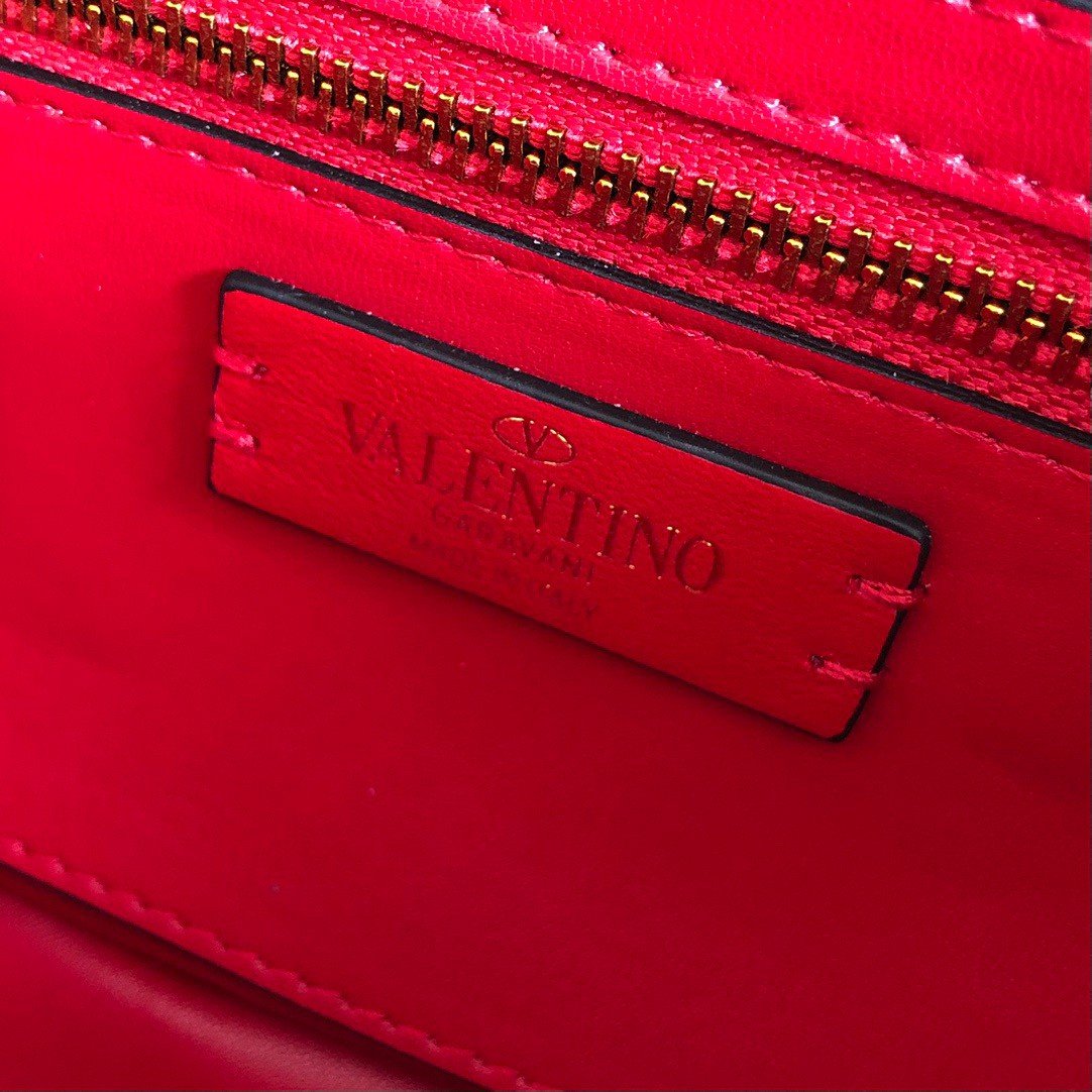 Valentino Roman Stud Medium Chain Bag In Red Nappa Leather