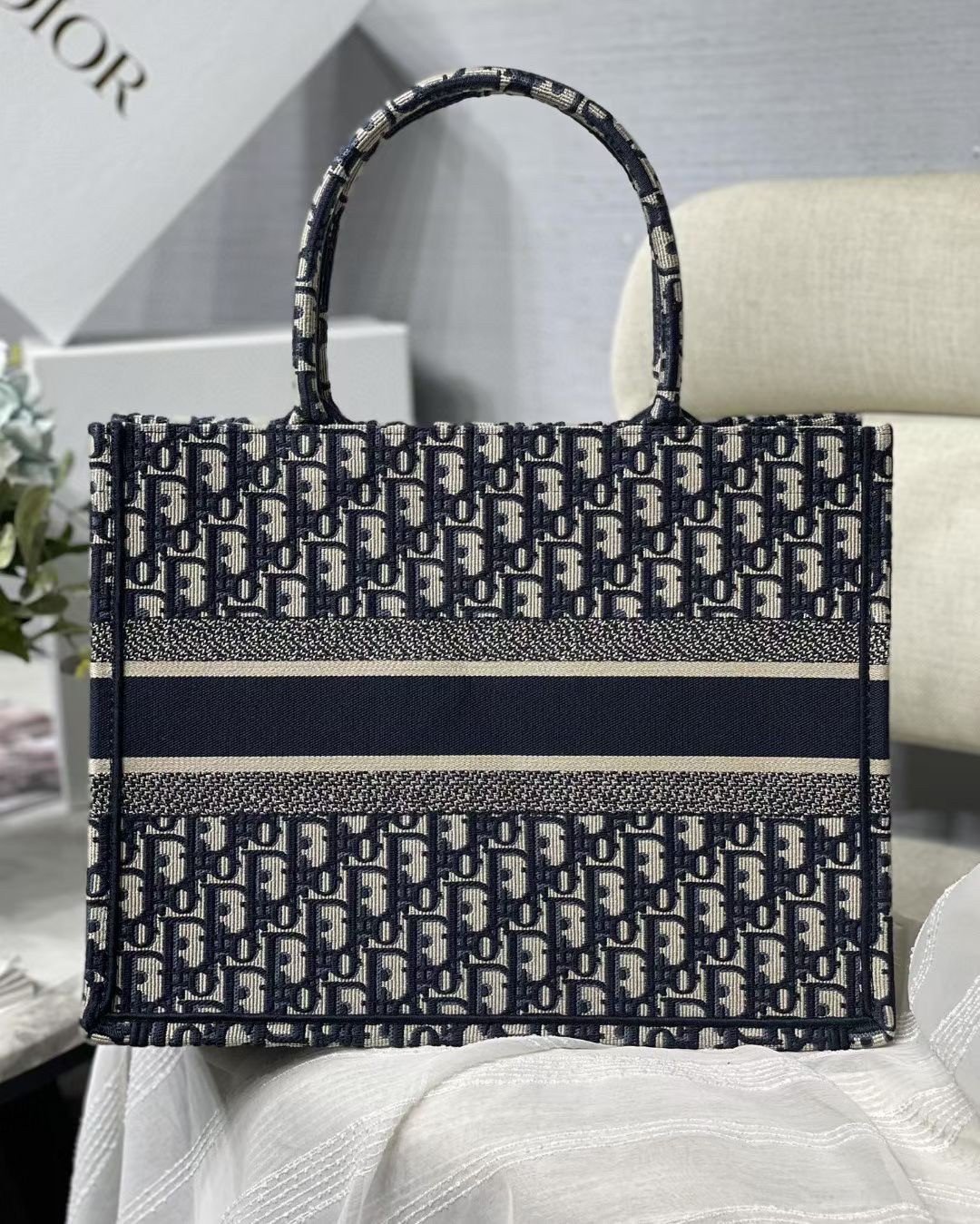 Dior Medium Book Tote Bag In Blue Dior Oblique Embroidery